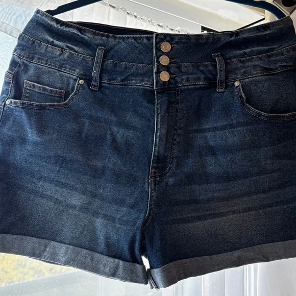 Ibiza Dark Wash Push Up Denim Short Jeans – Vintage Blue – US 13 - Picture 5 of 11